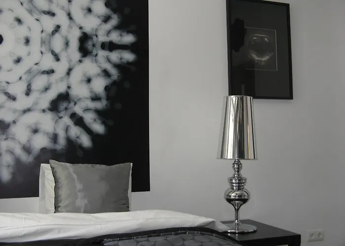 Apartment Artrooms *